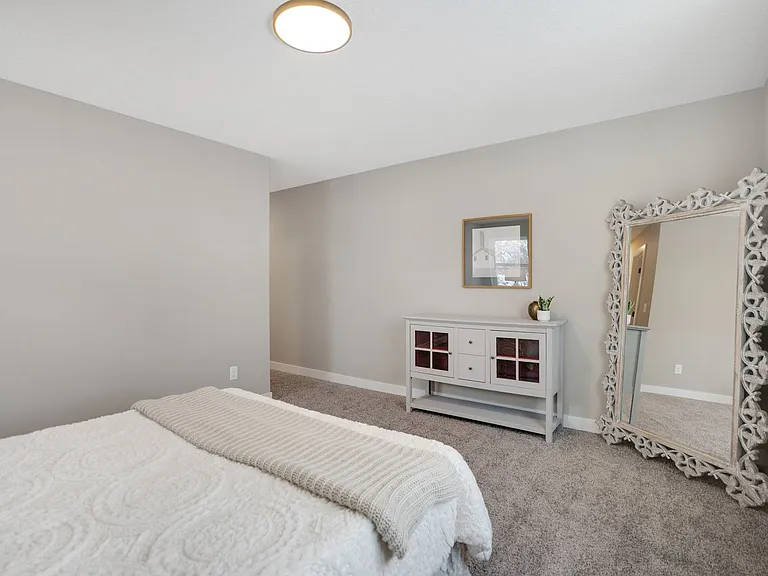 Available 07/01! New Build 4 bed 3 Bath in Hopkins! — Photo 23