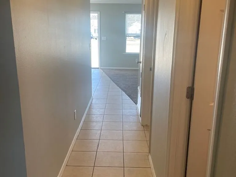 111-113 Cherokee — Photo 18