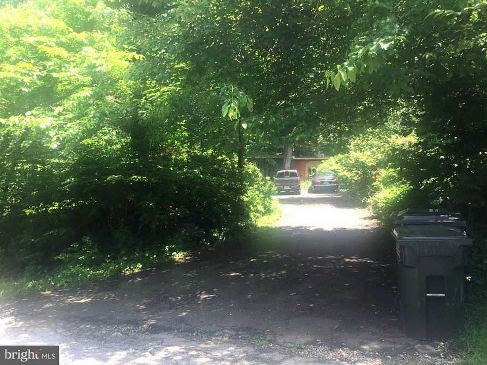 1st image of 3305 Highland Ln