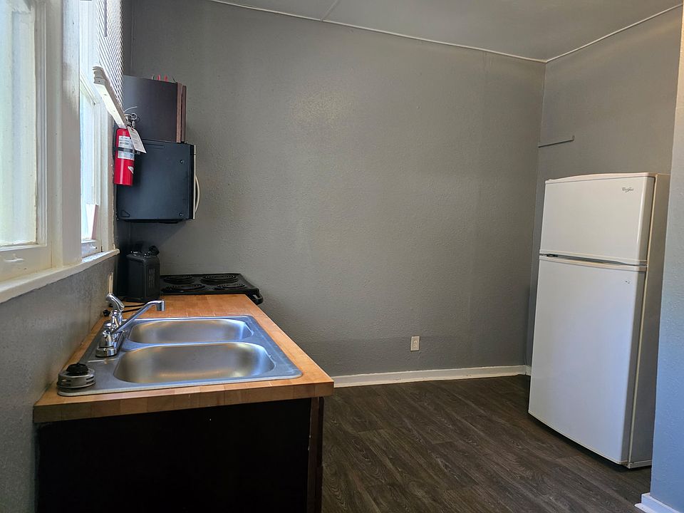1st image of 1106 Esplanade St #7