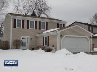 540 Hampton Ln, Roselle, IL 60172