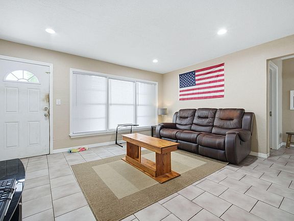 5th image of 2120 Taylor Street