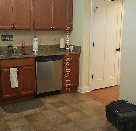 3rd image of 4816 N Hermitage Ave APT B2