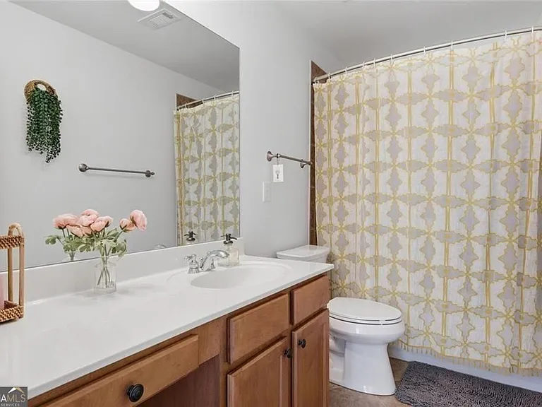2540 Lansing Ln — Photo 16