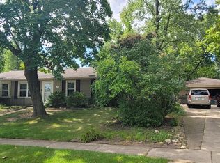 313 Laurel Ct, Streamwood, IL