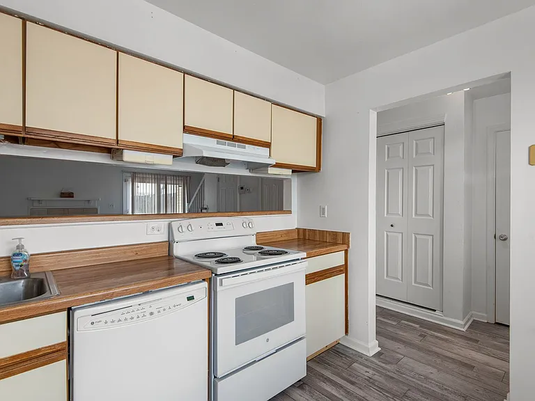 1365 Longlac Rd — Photo 3