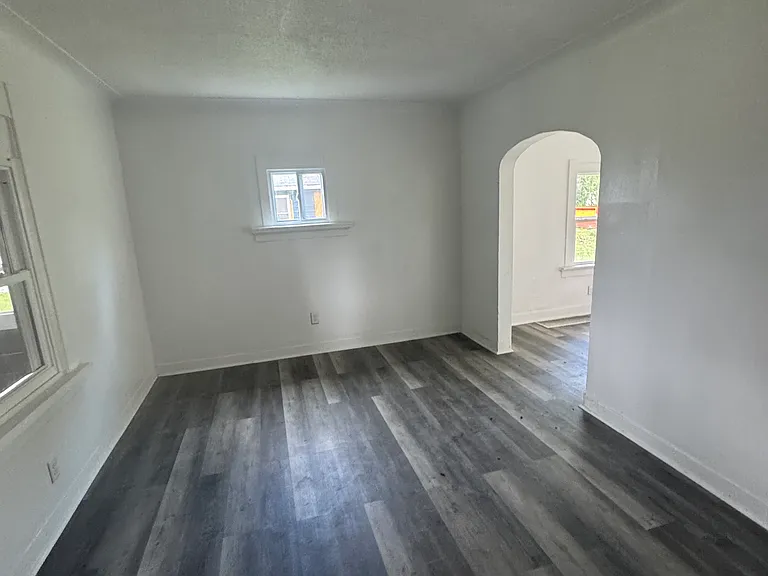 1817 Ridgewood Ave — Photo 8