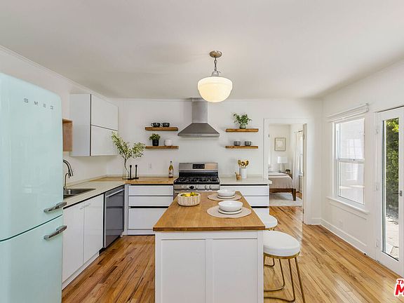 5th image of 4182 Denker Ave