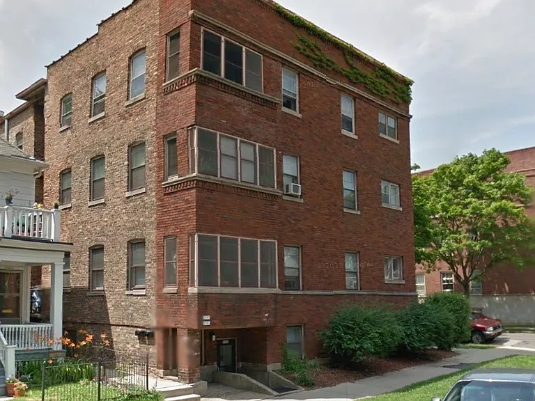 2321-9 E Belleview Pl — Photo 3
