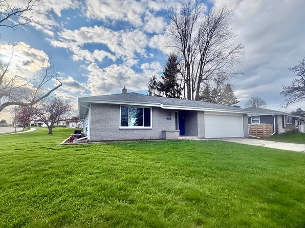 1507 4th Ave, Grafton, WI 53024