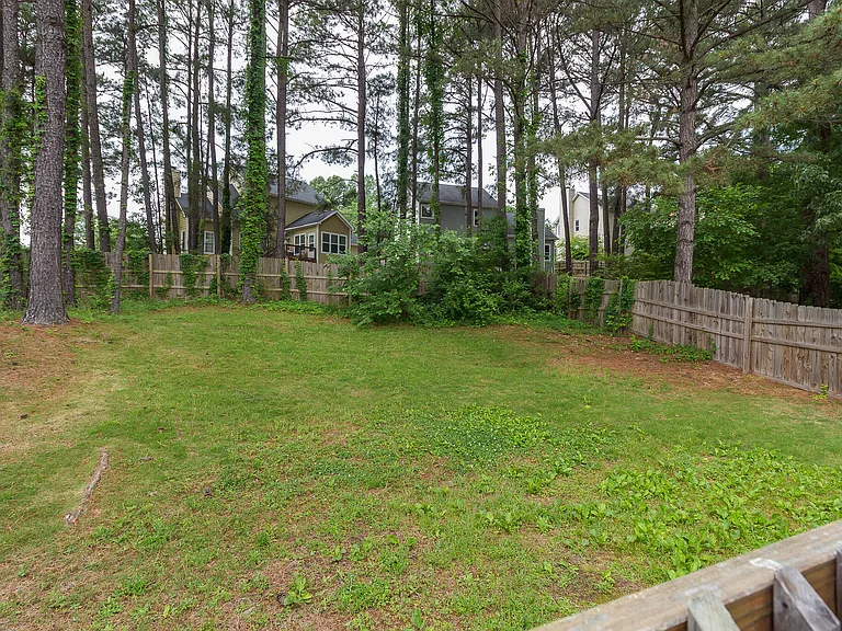 805 Penncross Dr — Photo 29