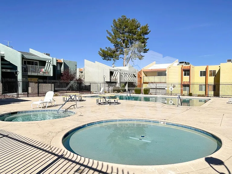 822 S Langley Ave #207 — Photo 20