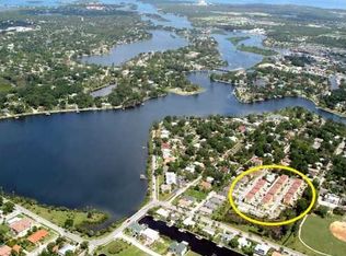 451 Bayou Village Dr, Tarpon Springs, FL 34689