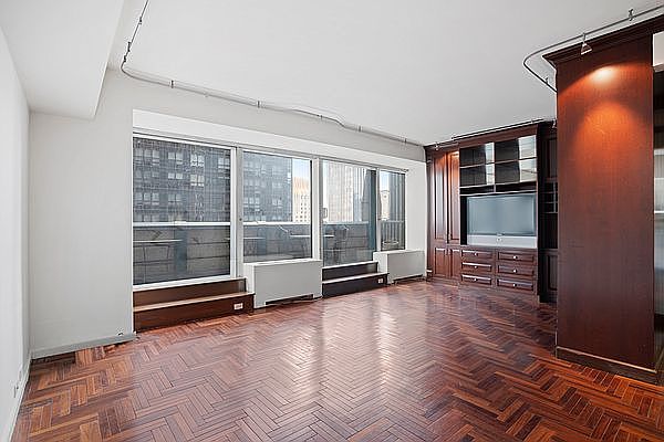 1st image of 150 W 56th St APT 2806