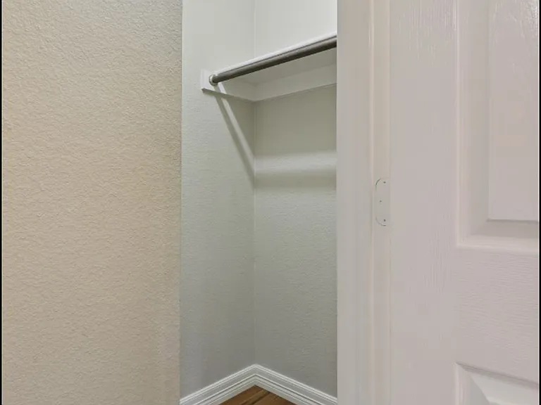 727 Ashleigh Ln — Photo 35