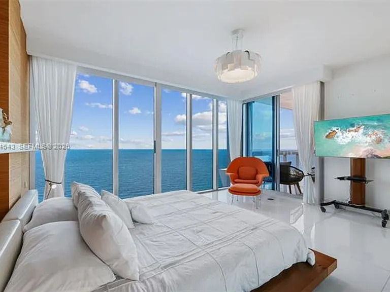 6899 Collins Avenue Cu #2208 — Photo 28
