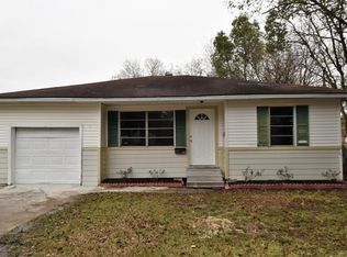 2740 Montrose Ave, Groves, TX 77619