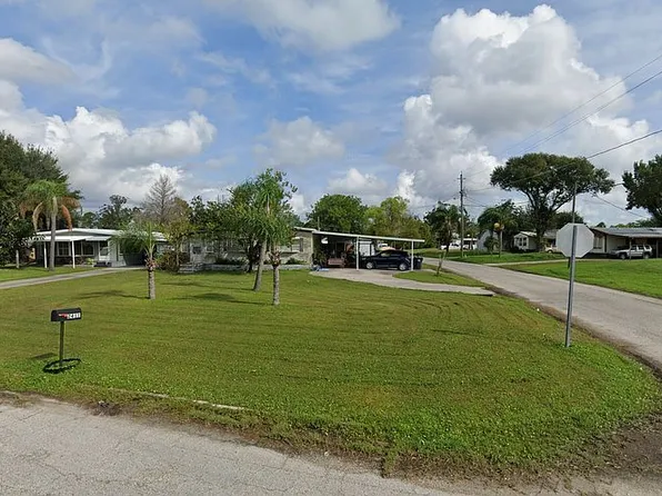 2411 Studio Blvd, Ruskin, FL 33570
