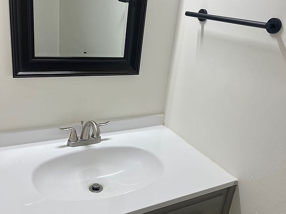 3rd image of 7B Montis Dr #7-B