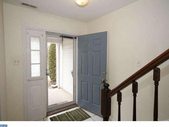 3rd image of 23 Wyckwood Ct