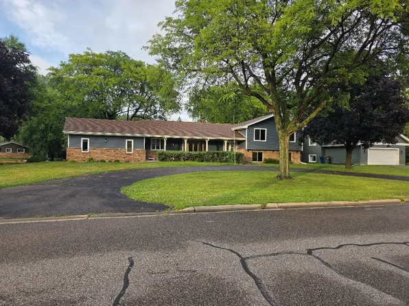 220 Forestview Ln N, Plymouth, MN 55441