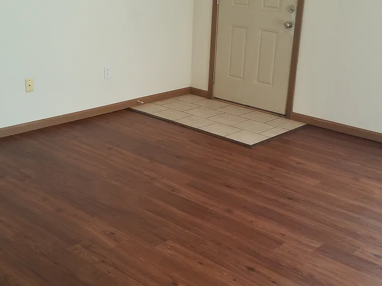 704 Glenstone Dr — Photo 14
