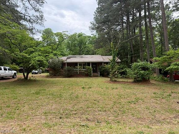 2nd image of 29186 Hunt Club Dr