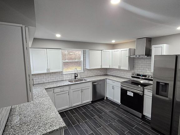 3rd image of 11507 Gaffney Pl