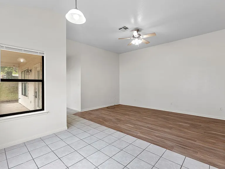 1103 Advance St — Photo 8