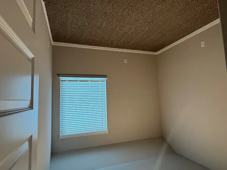 1107 Mesa St — Photo 9