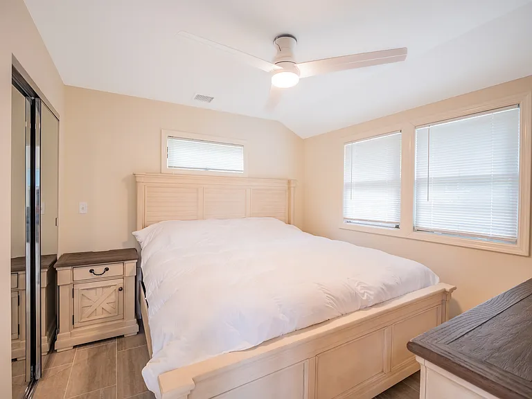 17 Canoe Place Rd — Photo 17