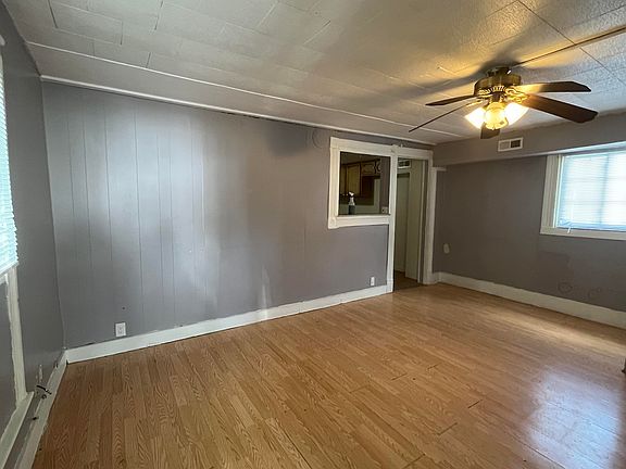 5th image of 206 Steele Ave