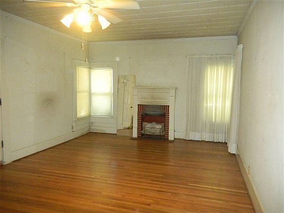 2nd image of 1516 Nat St