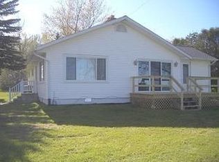 1523 S Lakeshore Rd, Carsonville, MI 48419
