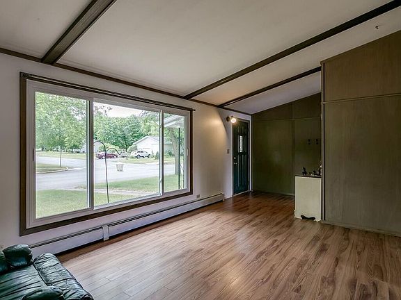 2nd image of 801 21st Ave E