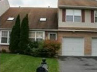 2754 Victoria Ln, Easton, PA 18045