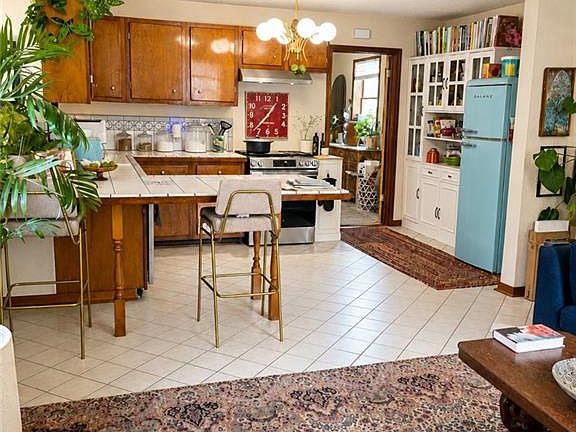 3rd image of 2617 Danneel St