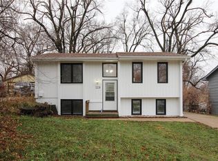 229 E Diehl Ave, Des Moines, IA 50315