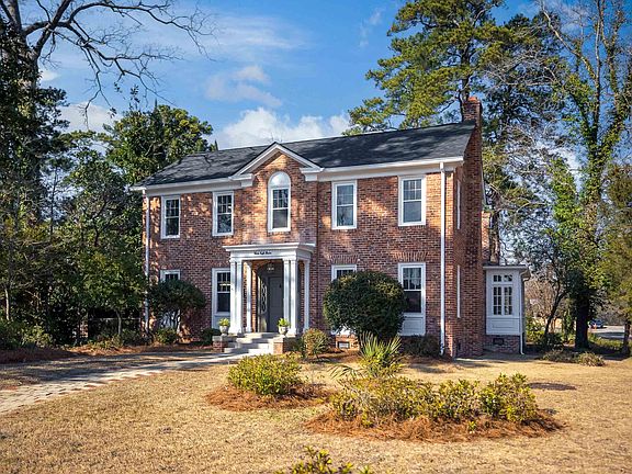 2nd image of 3811 Kilbourne Rd