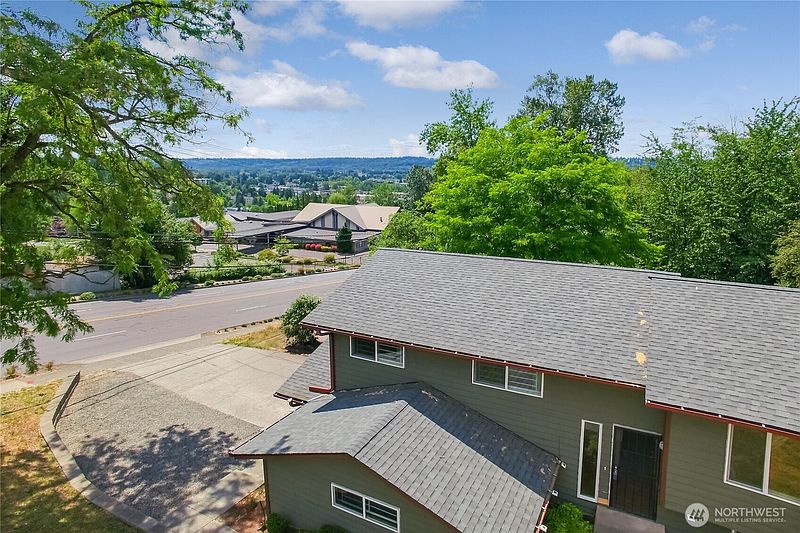 2nd image of 707 Alvord Avenue N