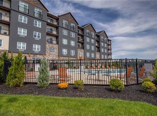 205 Lakeshore Dr #516, Canandaigua, NY 14424