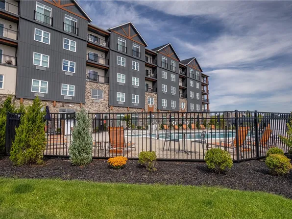205 Lakeshore Dr #516, Canandaigua, NY 14424