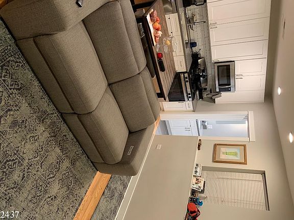 5th image of 2437 N Ashland Ave #1218
