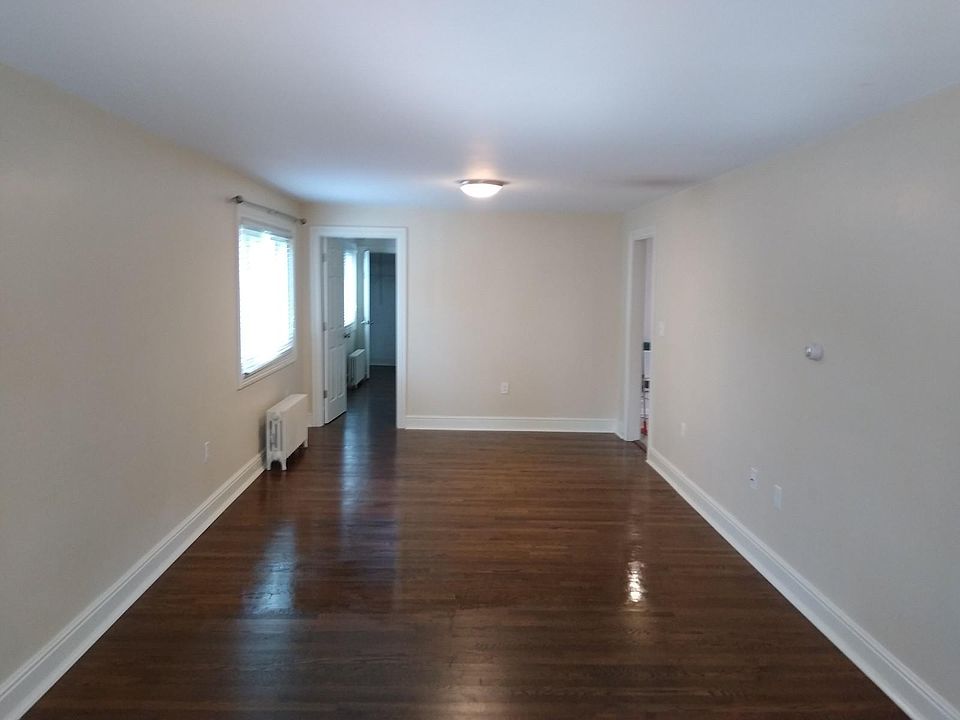 Living/dining area