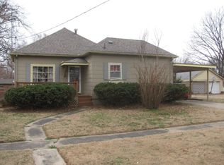 107 E Antelope St, Girard, KS 66743