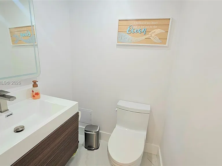 1950 S Ocean Dr #3D — Photo 9