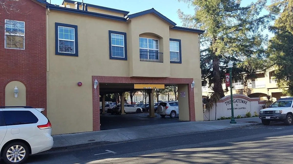 1 bed, 900 sqft, $3,195 — Photo 3