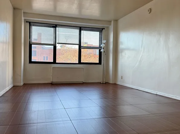 225 Saint Pauls Avenue image 3 of 22