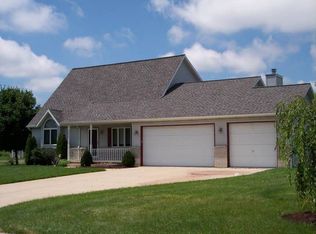 14 Laurelwood Dr, Valparaiso, IN 46383