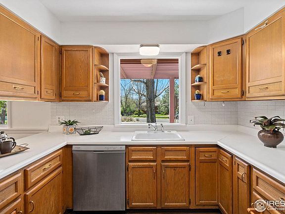 5th image of 832 Cottonwood Dr